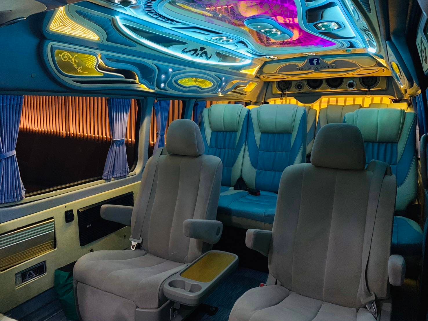 รถตู้ VIP + Alphard 9