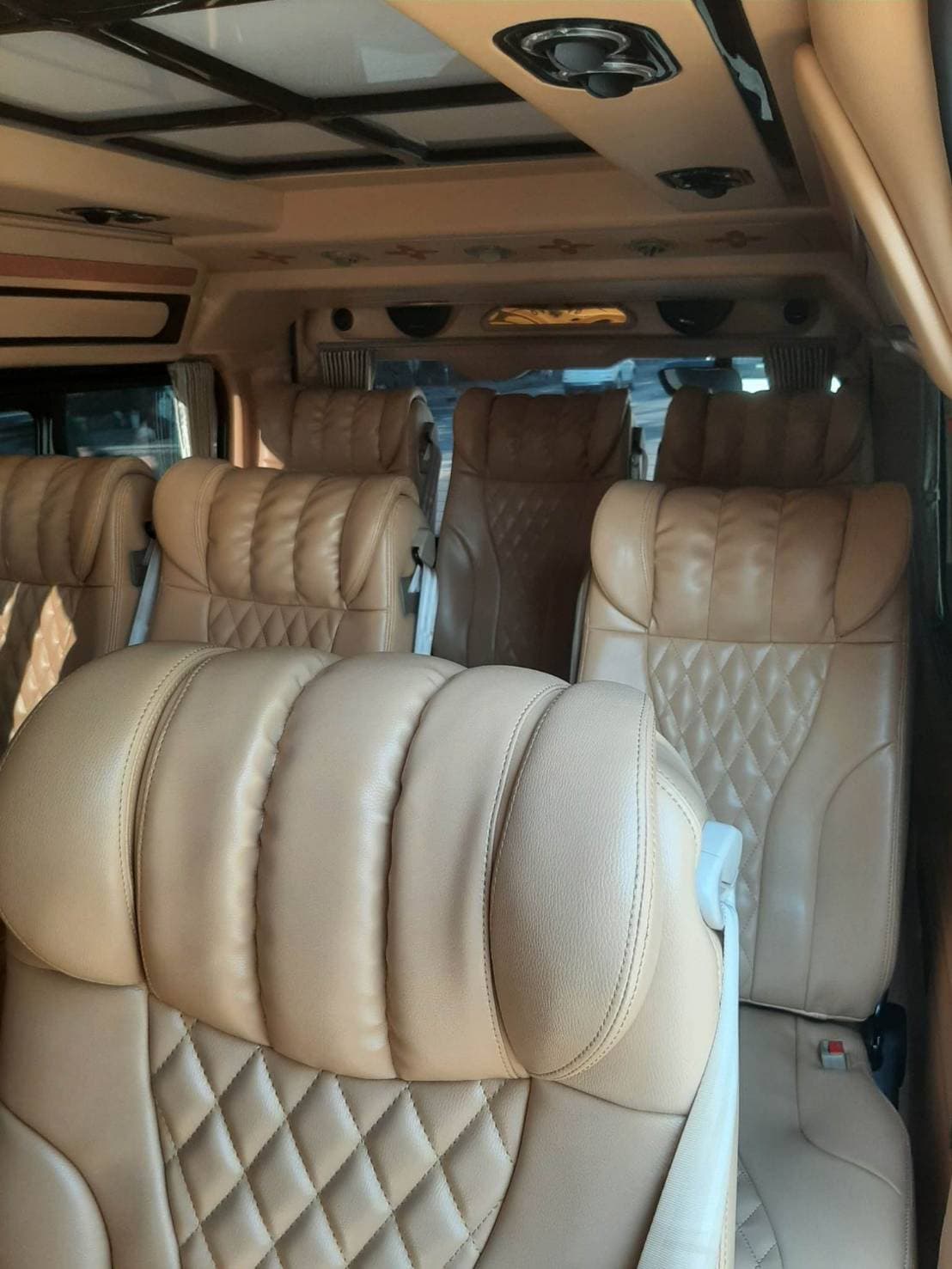 รถตู้ VIP + Alphard 12