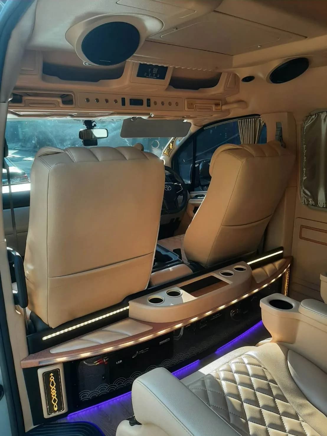 VIP Van + Alphard 3